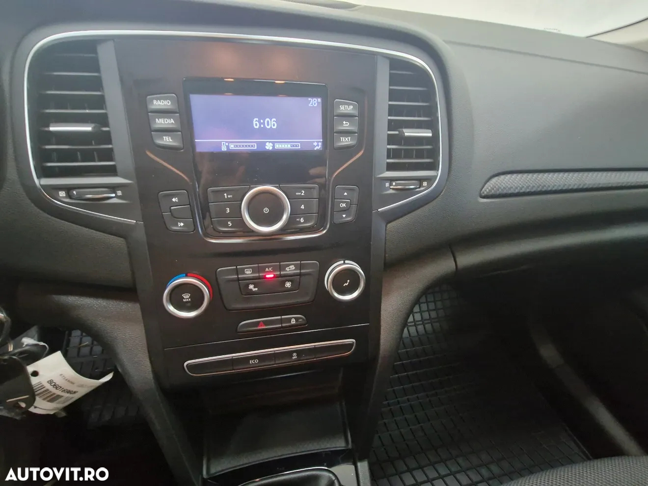 Renault Megane TCe Business - 13