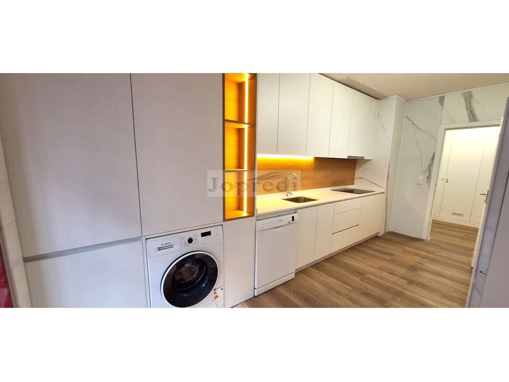 Apartamento T2 remodelado com lugar de garagem - Grande imagem: 4/16