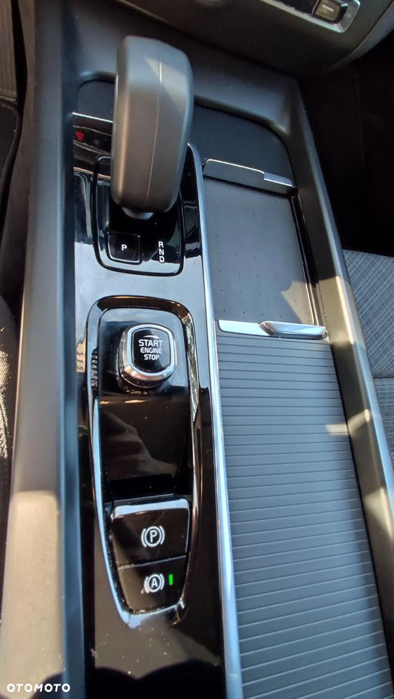 Volvo V60 B4 D Core - 28