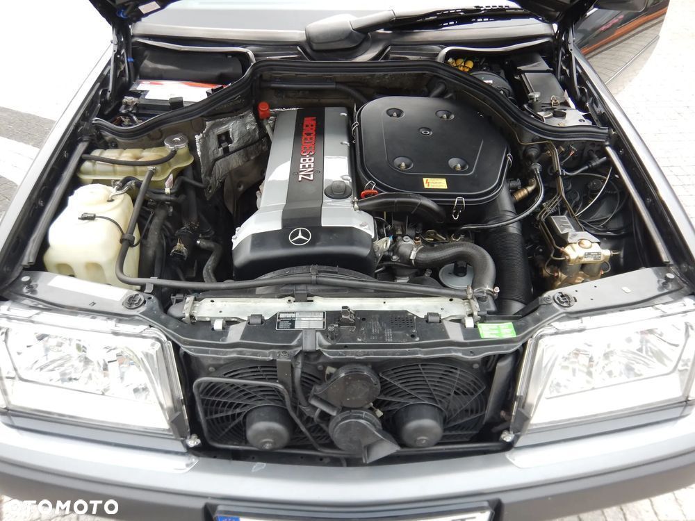 Mercedes-Benz W124 (1984-1993) - 13