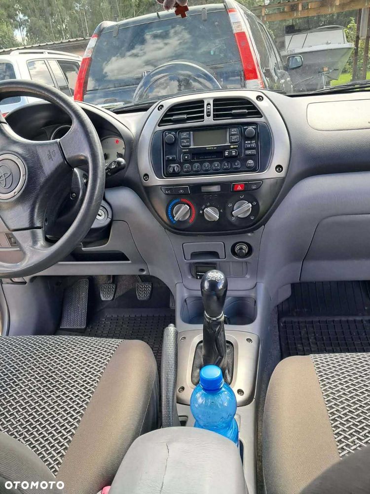 Toyota RAV4 - 4