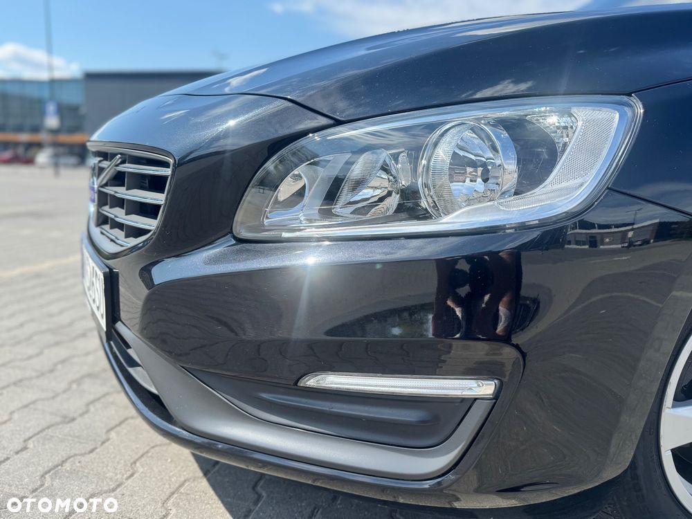 Volvo S60 D2 Momentum - 1
