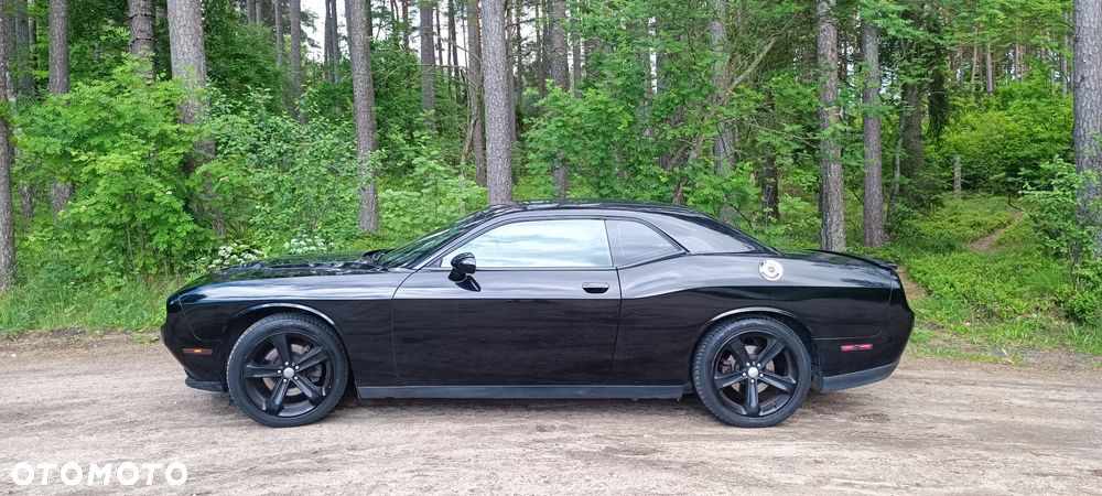 Dodge Challenger - 12