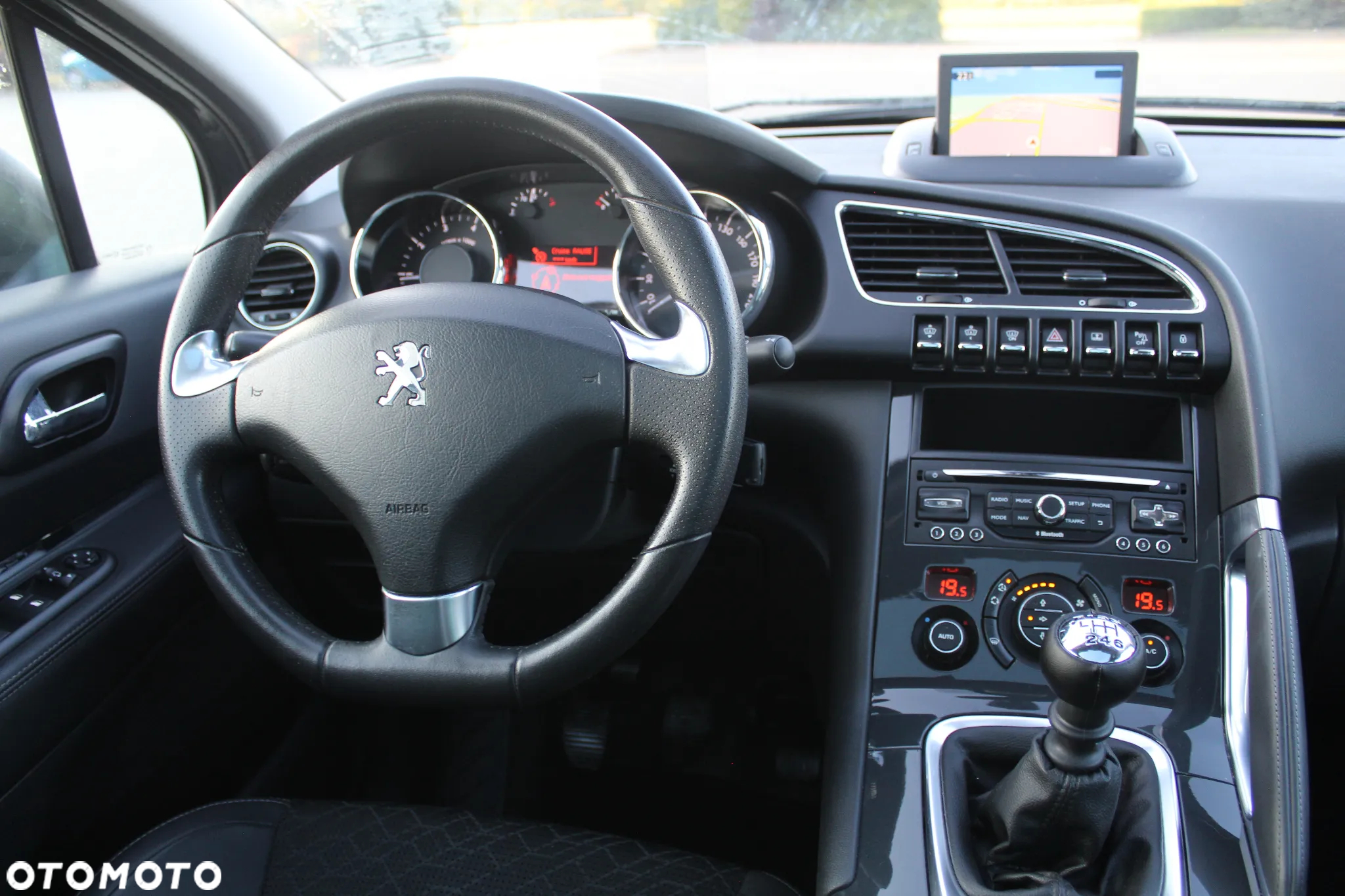 Peugeot 3008 1.2 PureTech Allure Pack S&S - 20