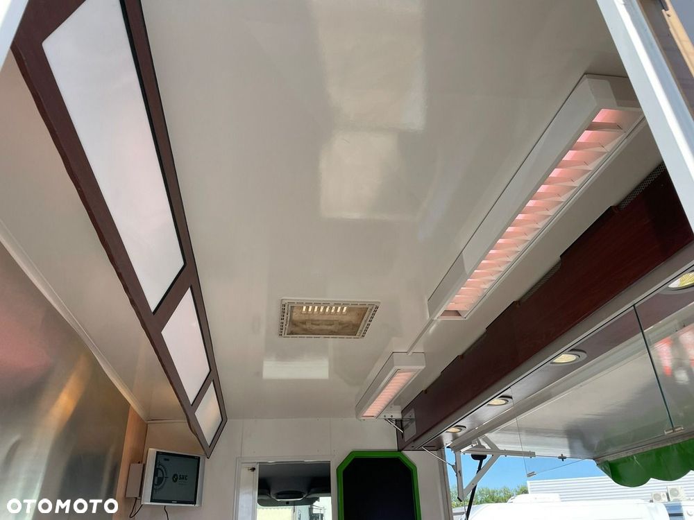 Mercedes-Benz Sprinter - 20
