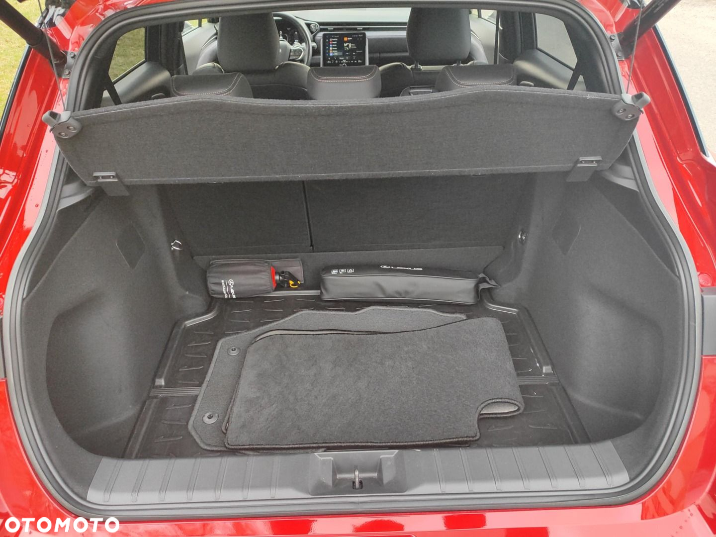 Lexus LBX 1.5 Hybrid Cool - 25