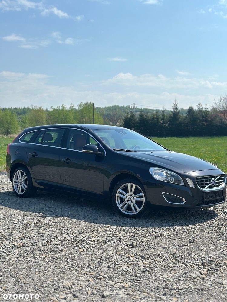 Volvo V60 T3 Summum - 3