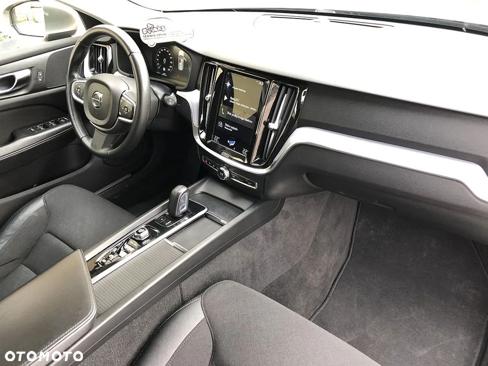 Volvo V60 B4 D Momentum Pro - 37