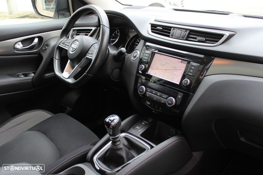 Nissan Qashqai 1.3 DIG-T N-Connecta - 29