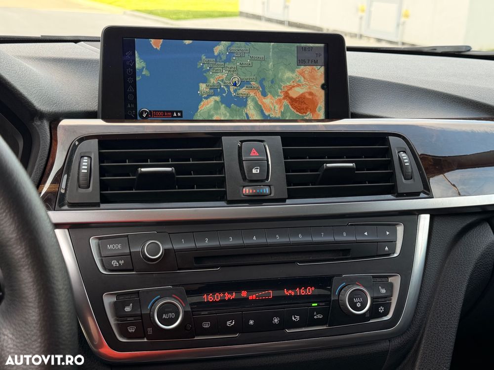 BMW Seria 3 320d Luxury Line - 36