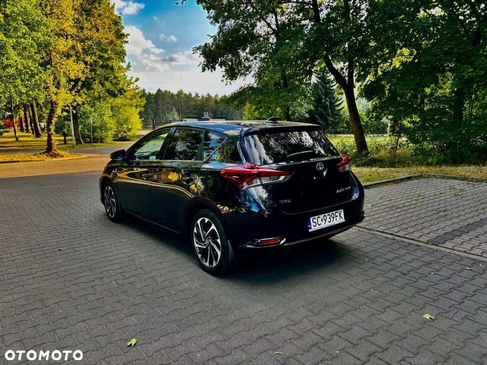 Toyota Auris 1.8 HSD Luna - 24