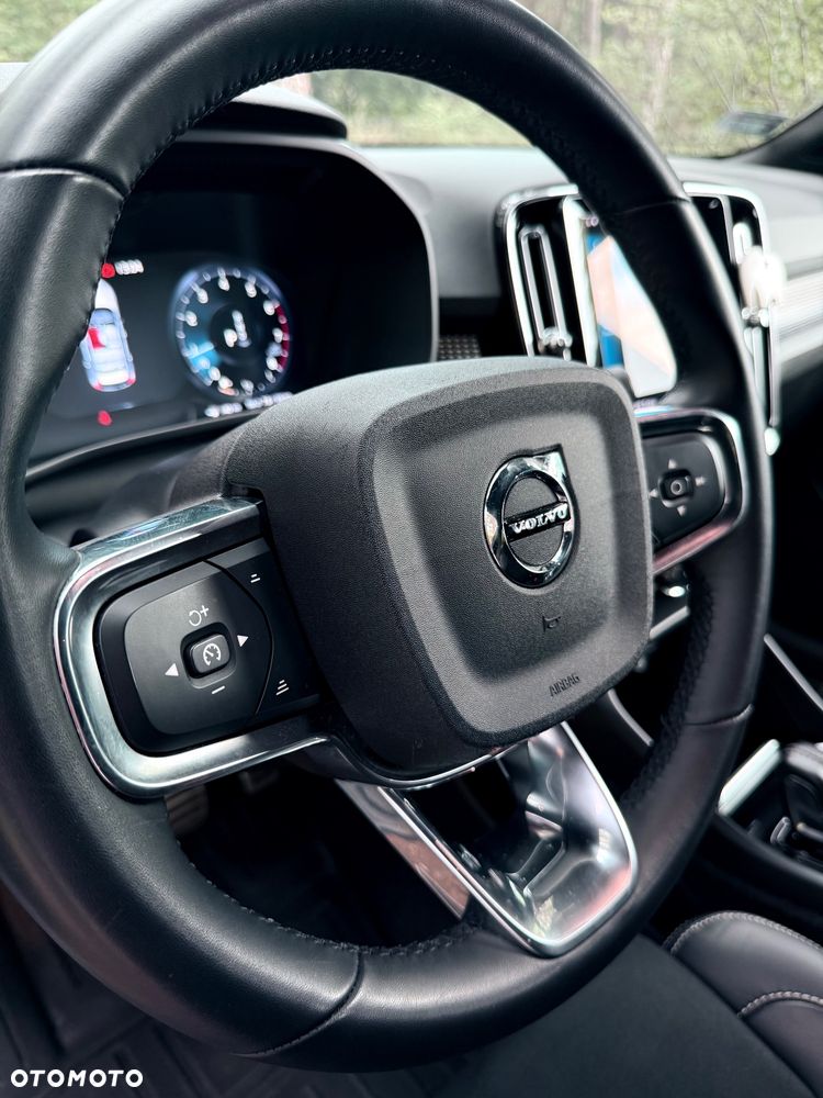 Volvo XC 40 T3 R-Design - 22