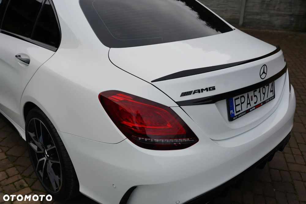 Mercedes-Benz Klasa C AMG 43 4Matic 9G-TRONIC - 24