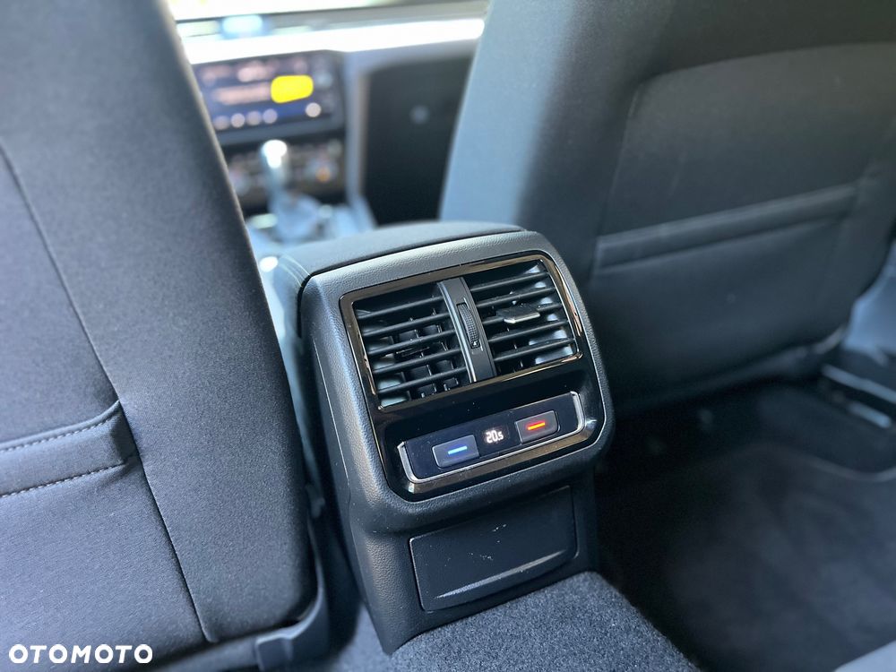 Volkswagen Passat 1.5 TSI OPF DSG - 22