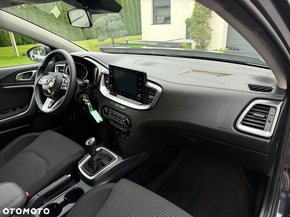 Kia Ceed 1.0 T-GDI 100 OPF Vision - 30