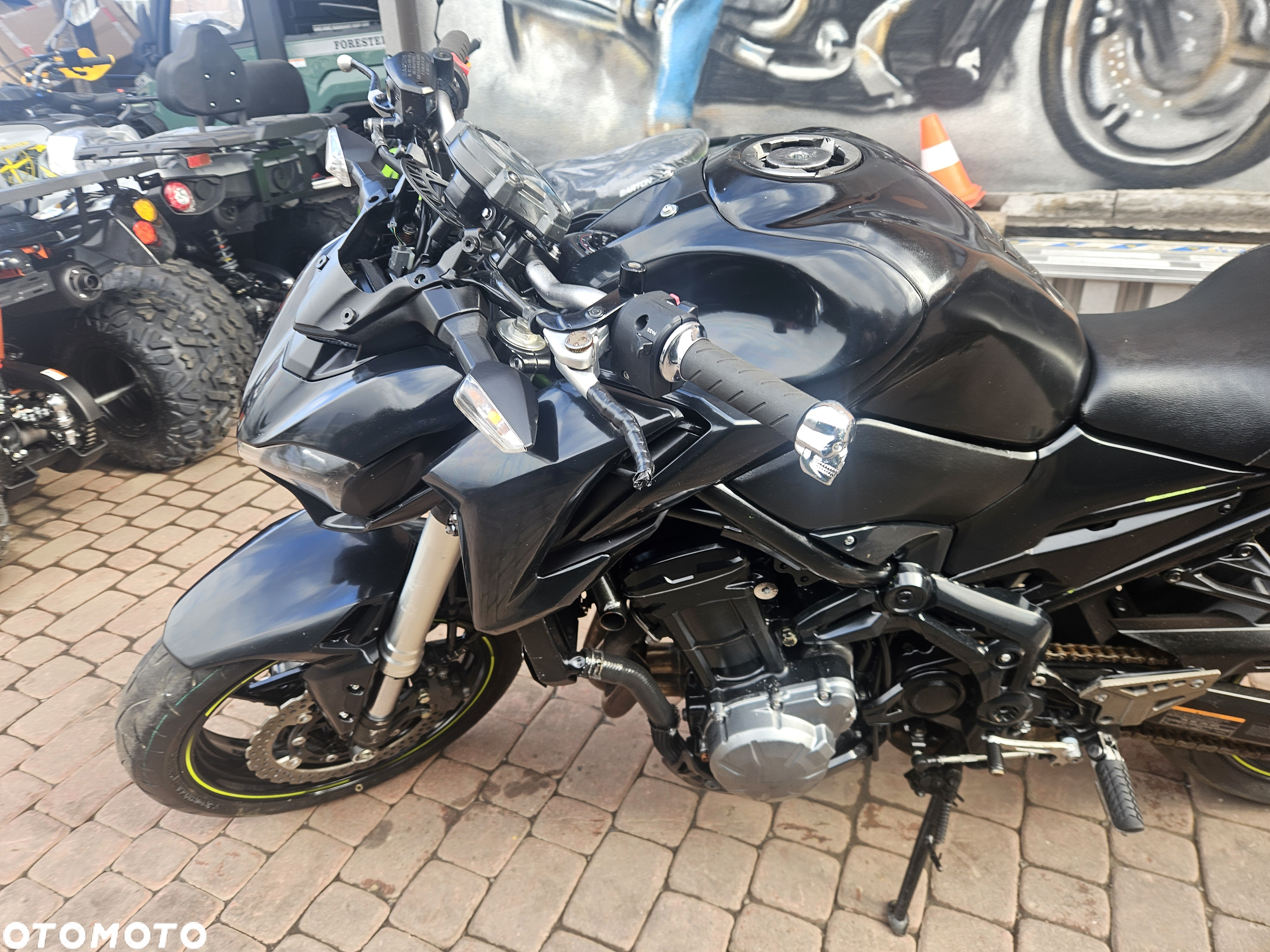 Kawasaki Z 900 - 32