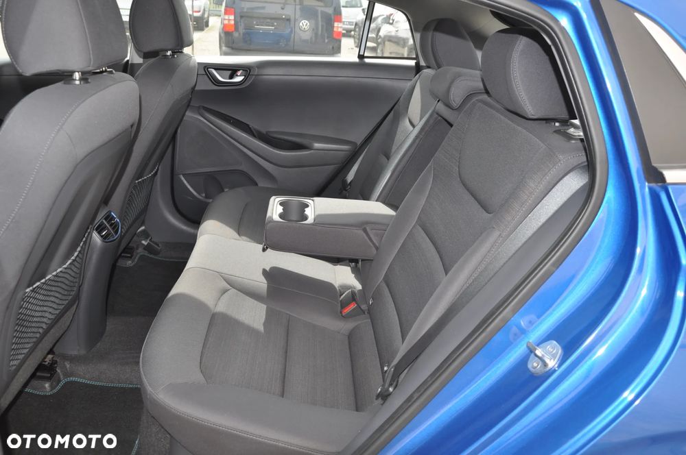 Hyundai IONIQ hybrid Business - 14