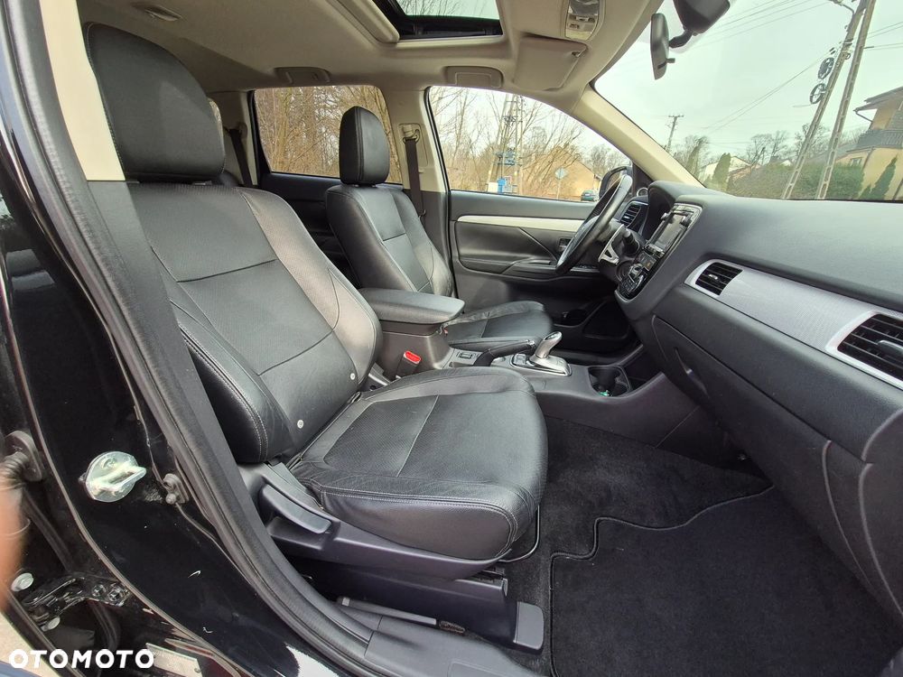 Mitsubishi Outlander - 28