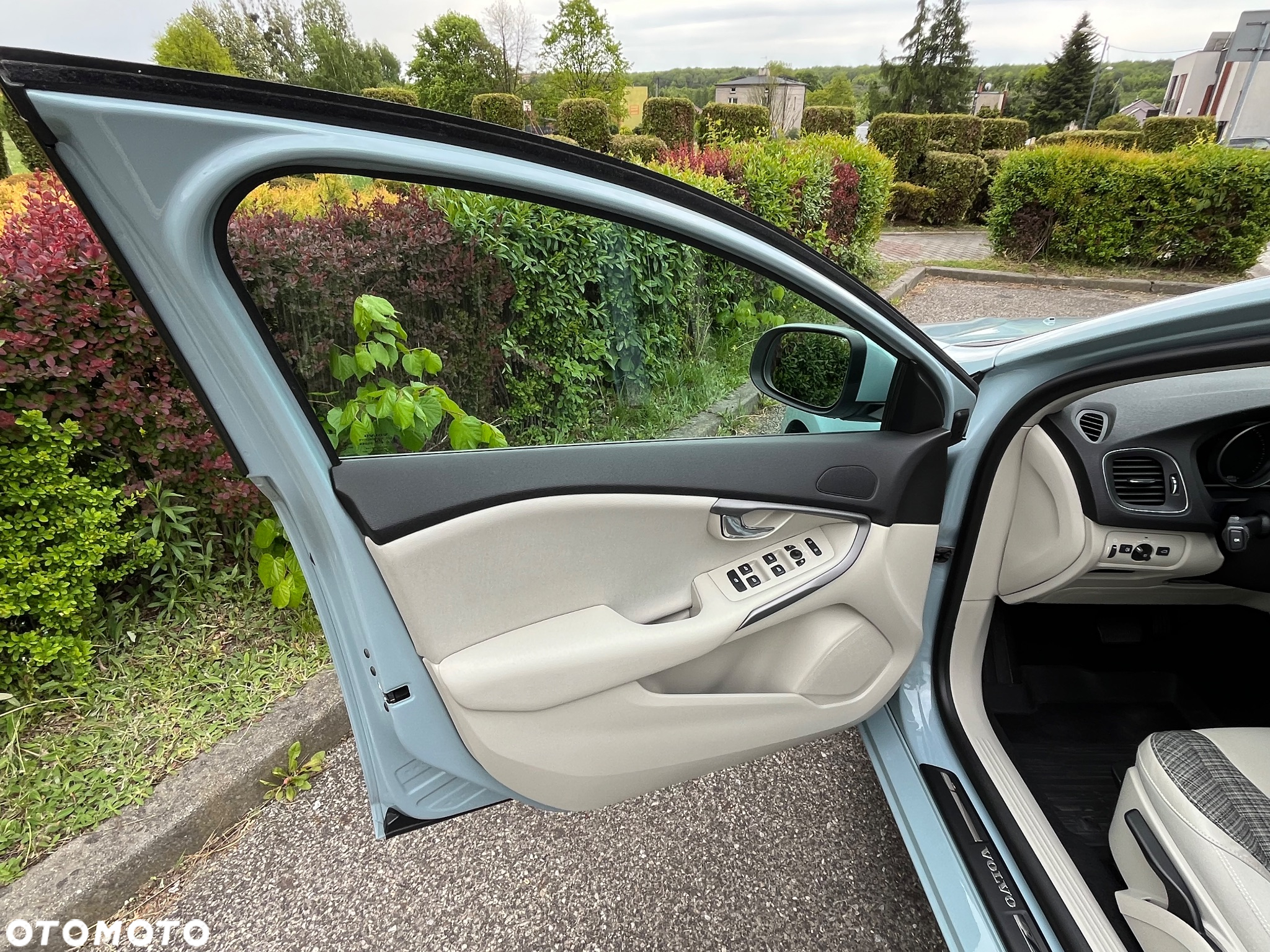 Volvo V40 T3 Drive-E Momentum - 11