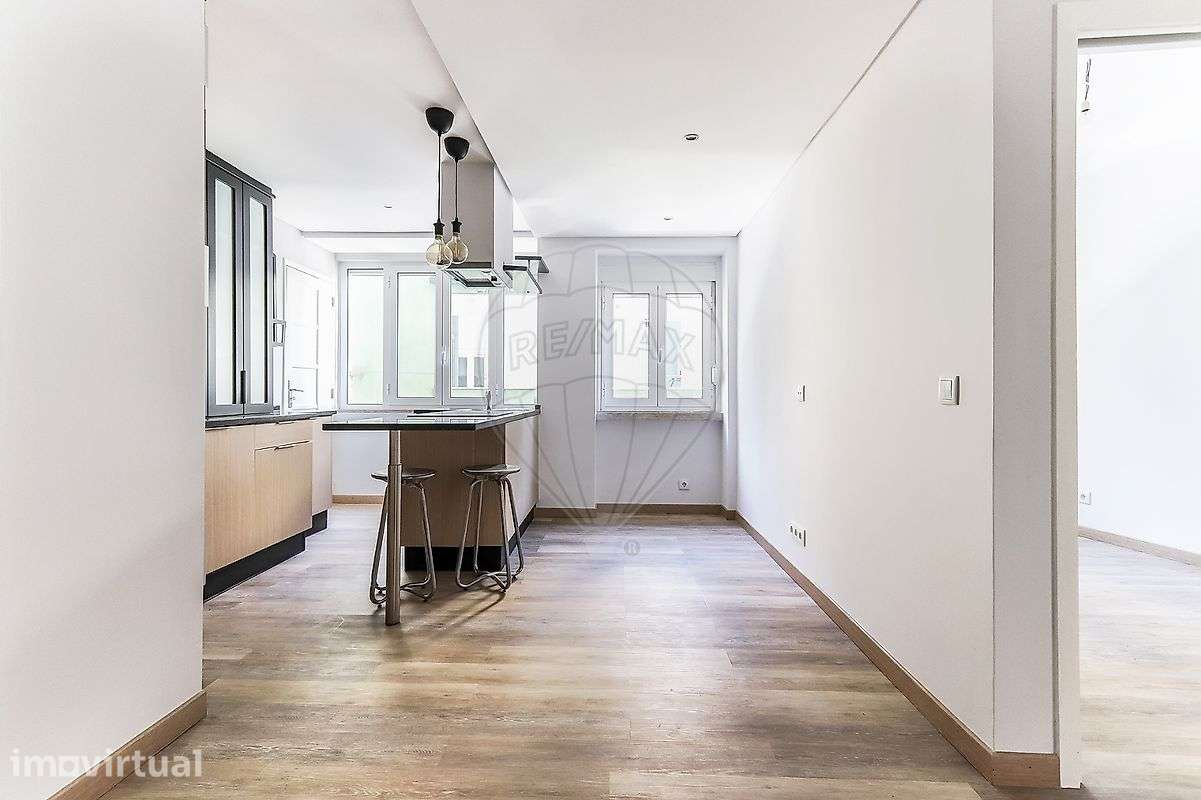Apartamento T2 para arrendar - Penha de França