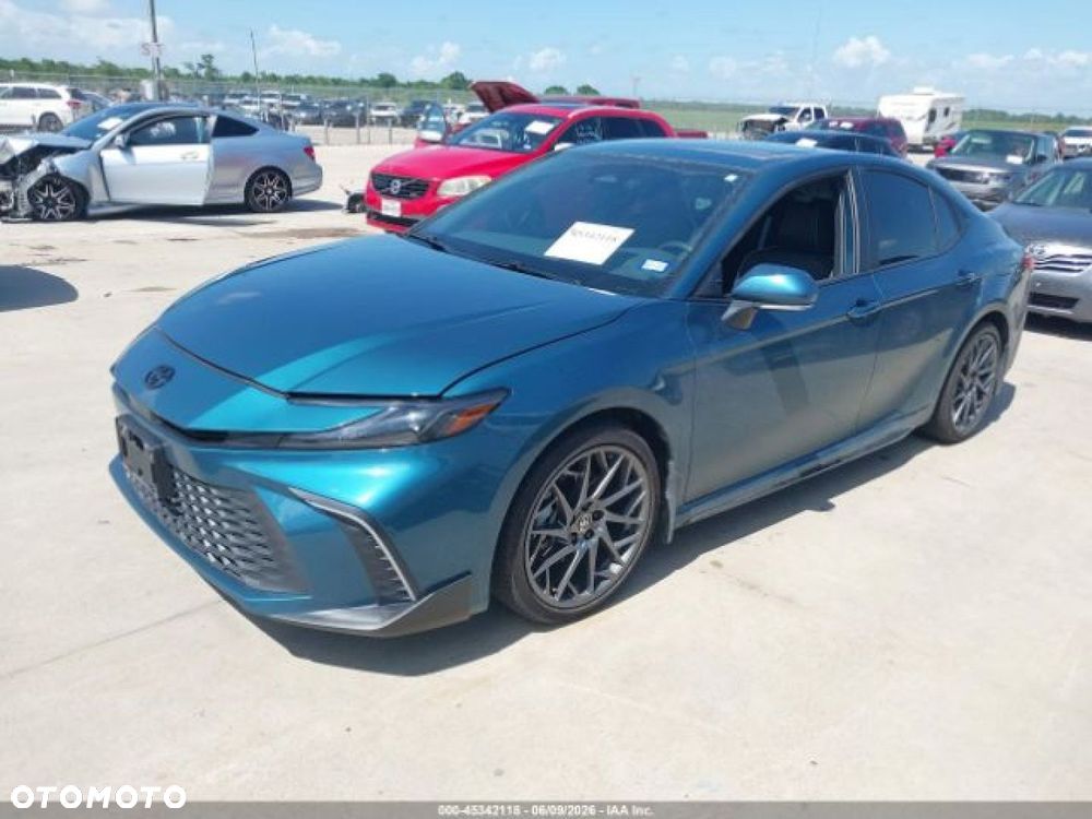 Toyota Camry - 2
