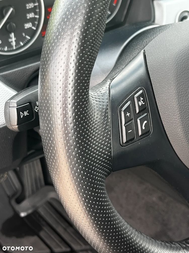 BMW Seria 3 318d Touring Sport Line - 13