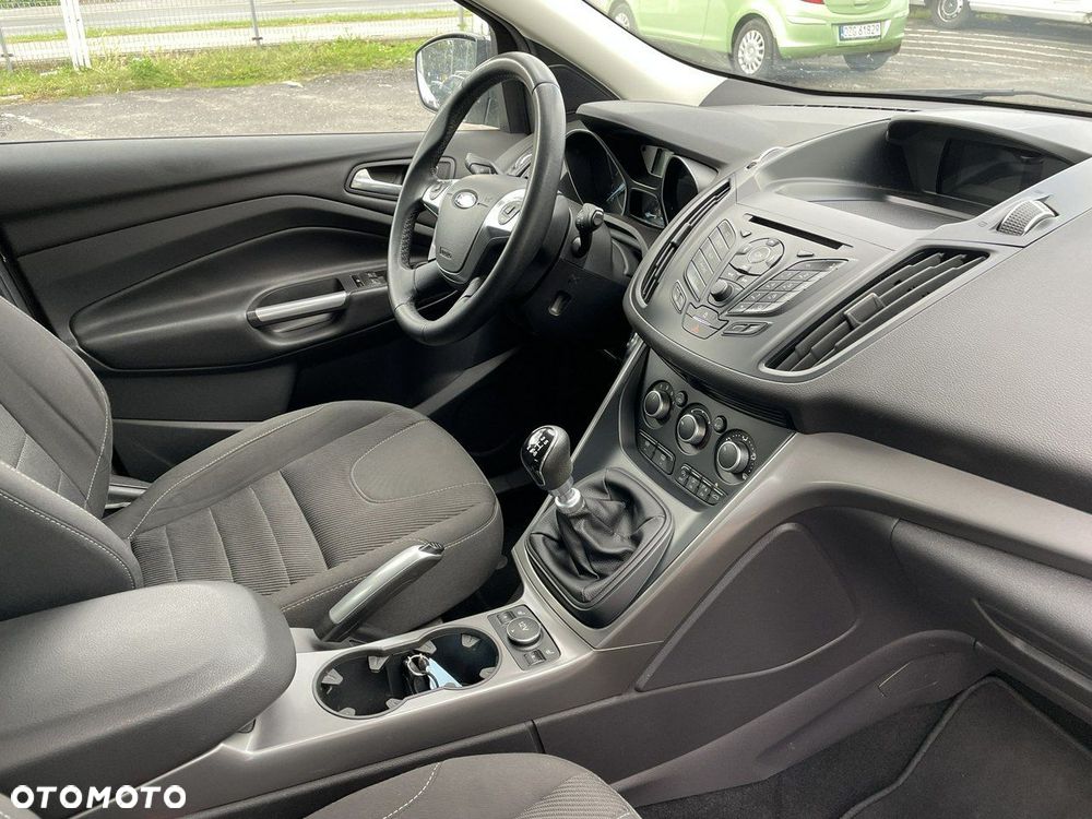 Ford Kuga 1.5 EcoBoost 2x4 ST-Line - 4