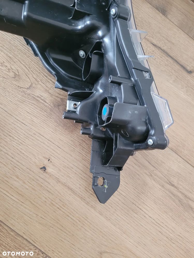 Reflektor Lampa prawa Toyota C-HR GR lift czarna 81110-YP281-00 - 11