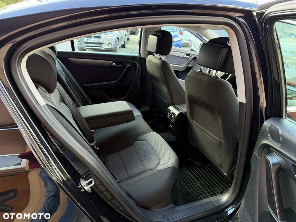 Volkswagen Passat 1.8 TSI Comfortline - 19