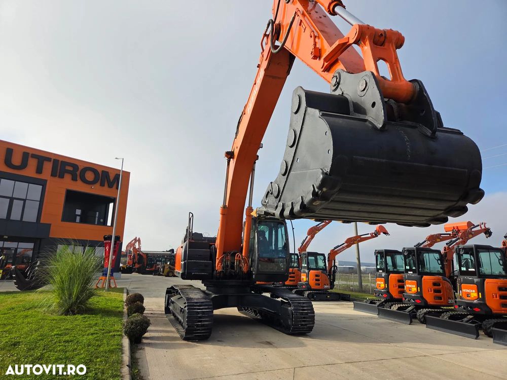 Hitachi ZX350-6, 2019, 12.535h, cupa NOUA 2,2mc, Masa operationala 36,3t, 3 pompe hidr HITACHI, ad sapare 8m, inst picon, lant 90% ok doar 293h mars, camera spate si laterale, AC, ridica 22 tone, posibilitate leasing 4 ani-STARE BUNA-PROMOTIE 83.900 EUR+Tva - 16