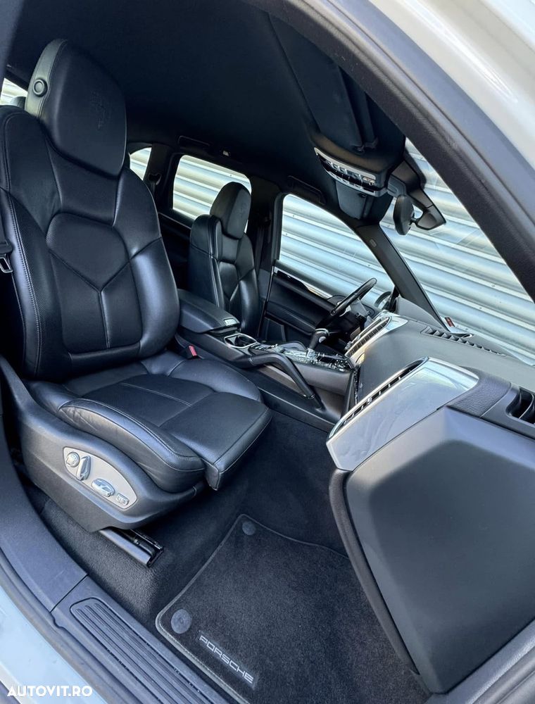 Porsche Cayenne - 5
