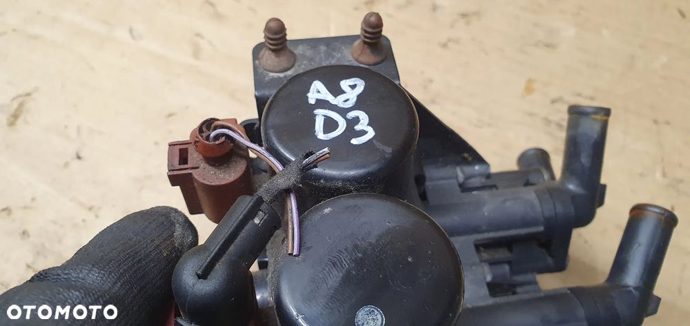 Dodatkowa pompka obiegu wody elektrozawór Audi A8 D3 4.2 TDI 4E0959617C - 9