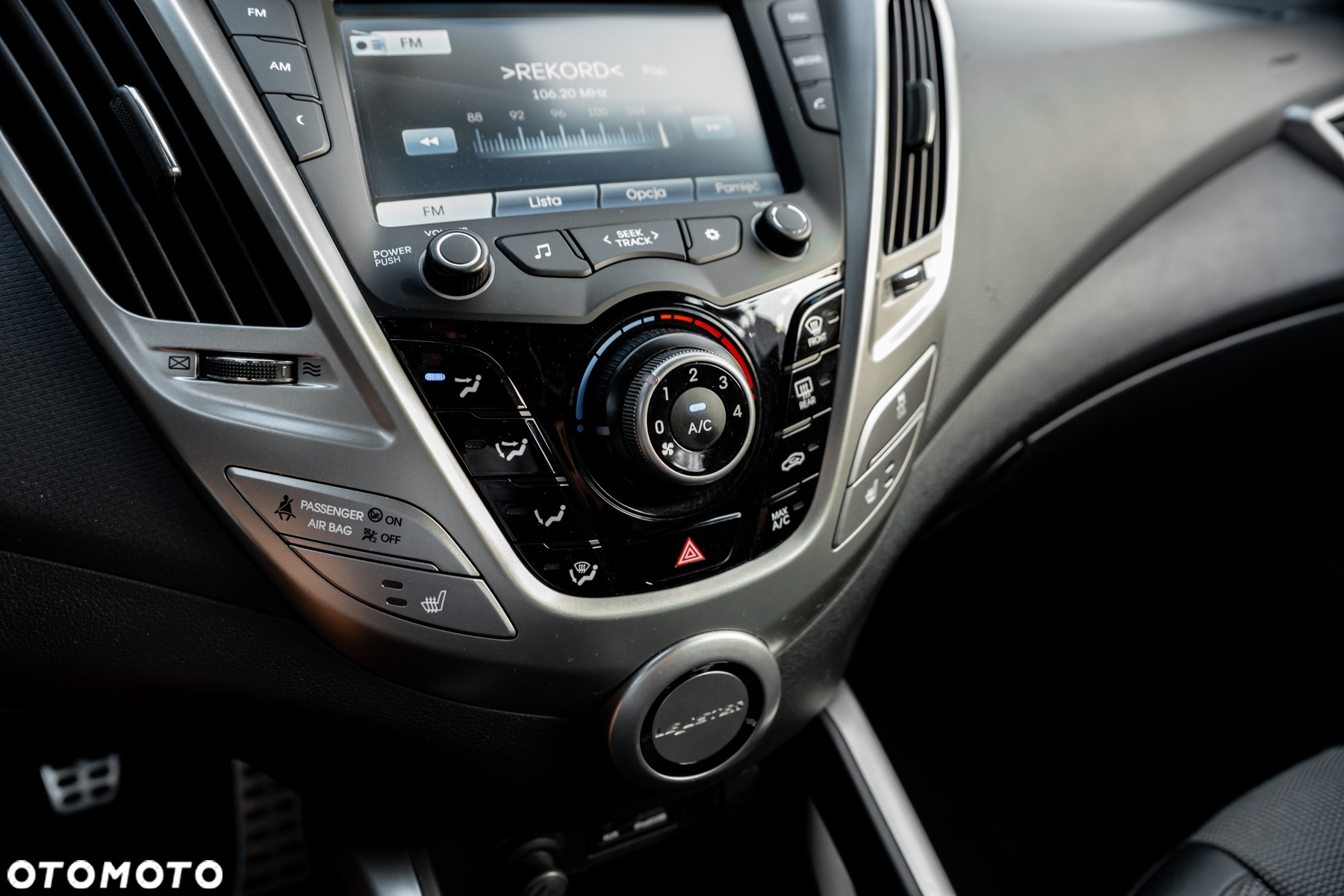 Hyundai Veloster 1.6 GDI Premium - 33
