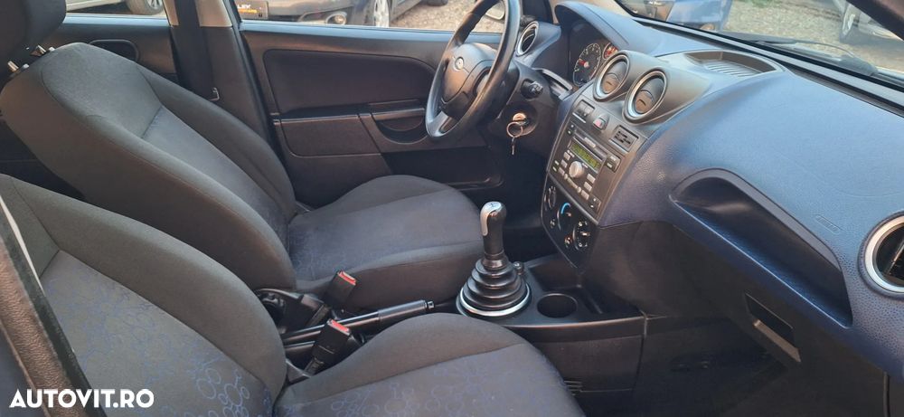 Ford Fiesta 1.25i Comfort - 12