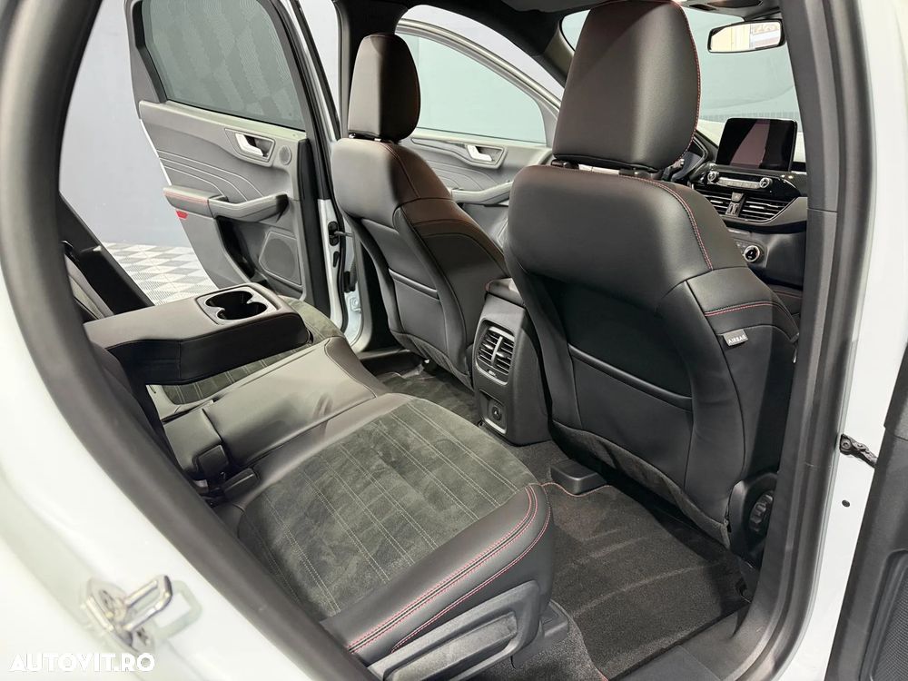 Ford Kuga 2.5 Duratec PHEV ST-LINE X - 17
