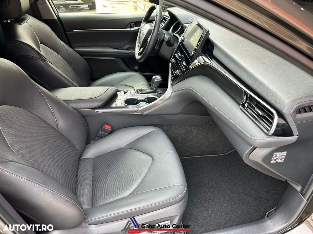 Toyota Camry Executive - 15