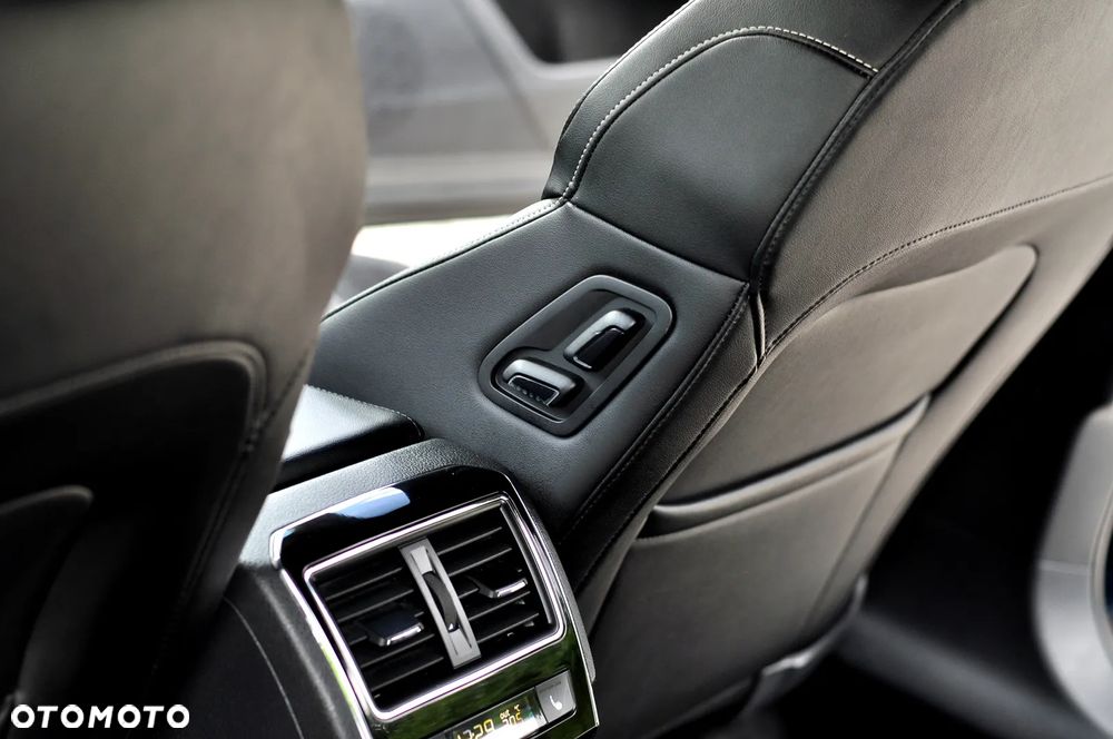 Skoda Superb 2.0 TDI DSG Premium Edition - 14