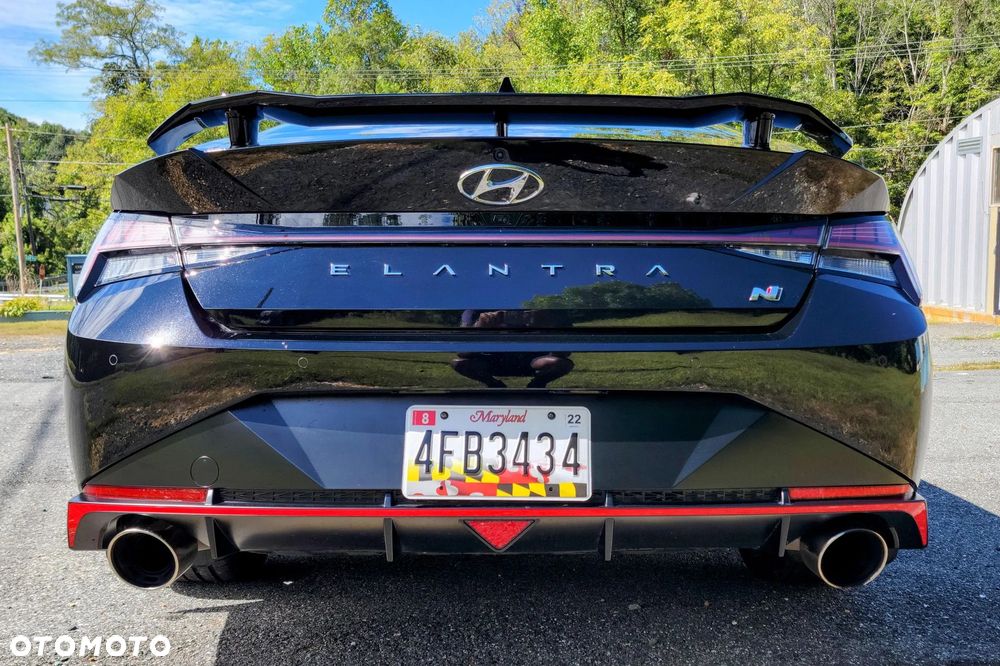 Hyundai Elantra - 8