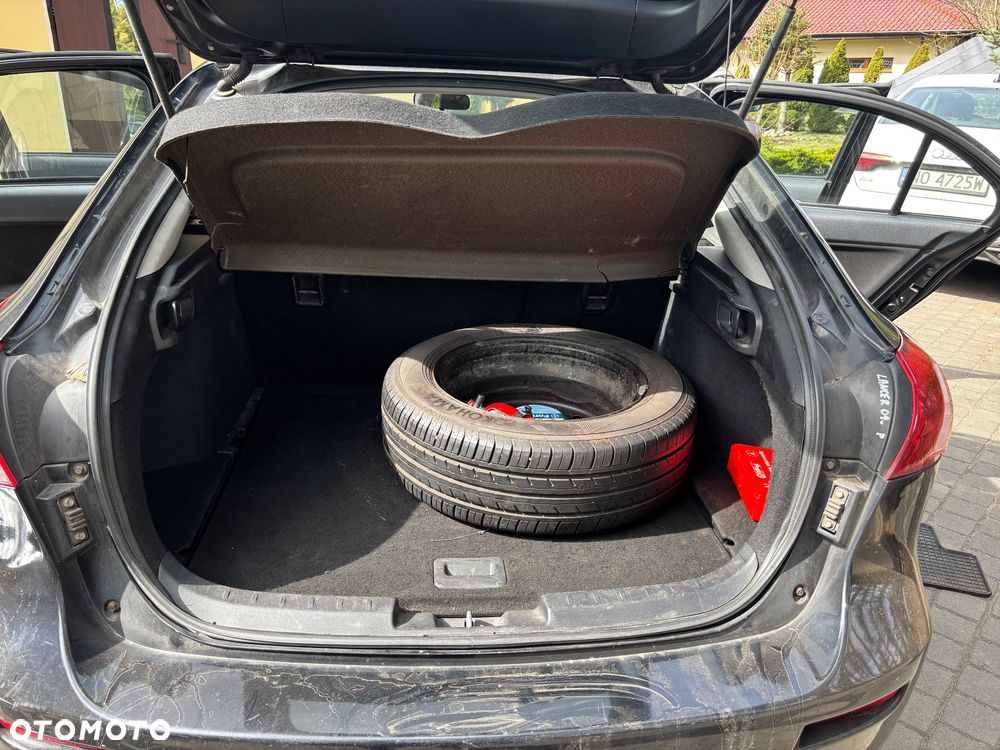 Mitsubishi Lancer 1.6 Inform - 2