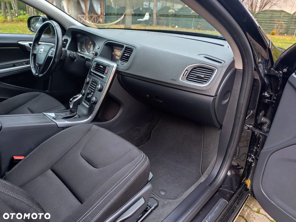 Volvo V60 Cross Country - 14