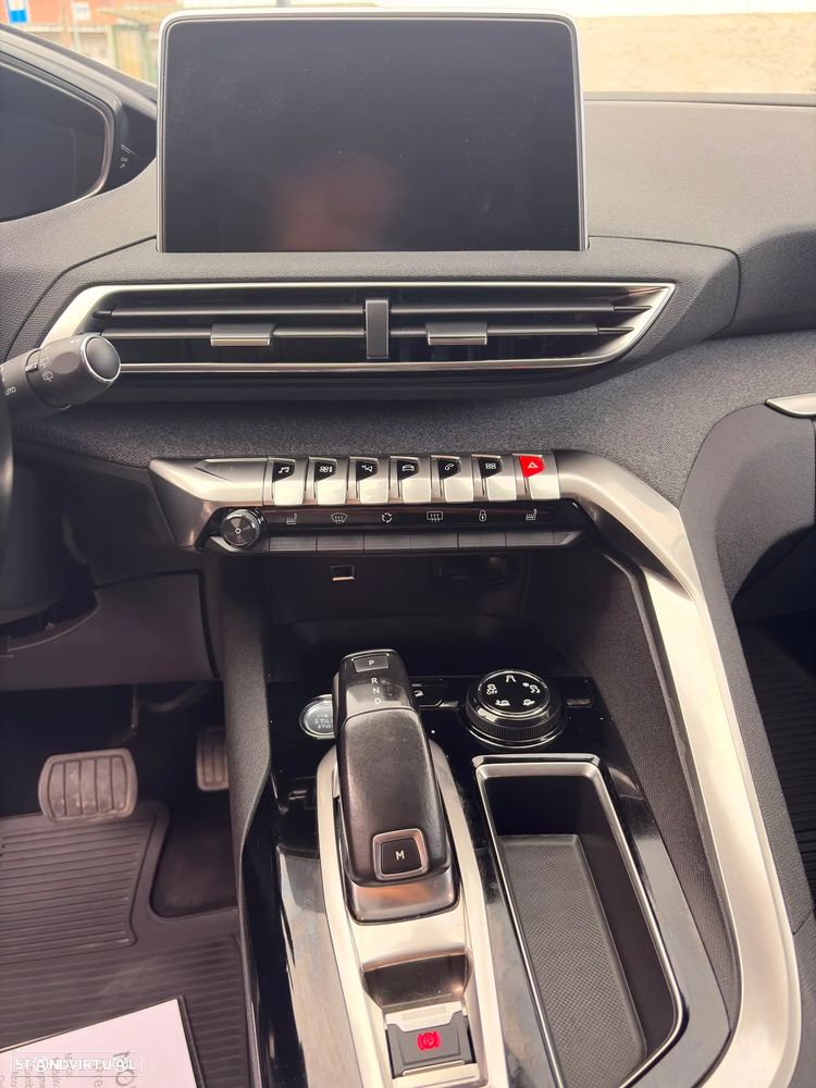 Peugeot 5008 - 8
