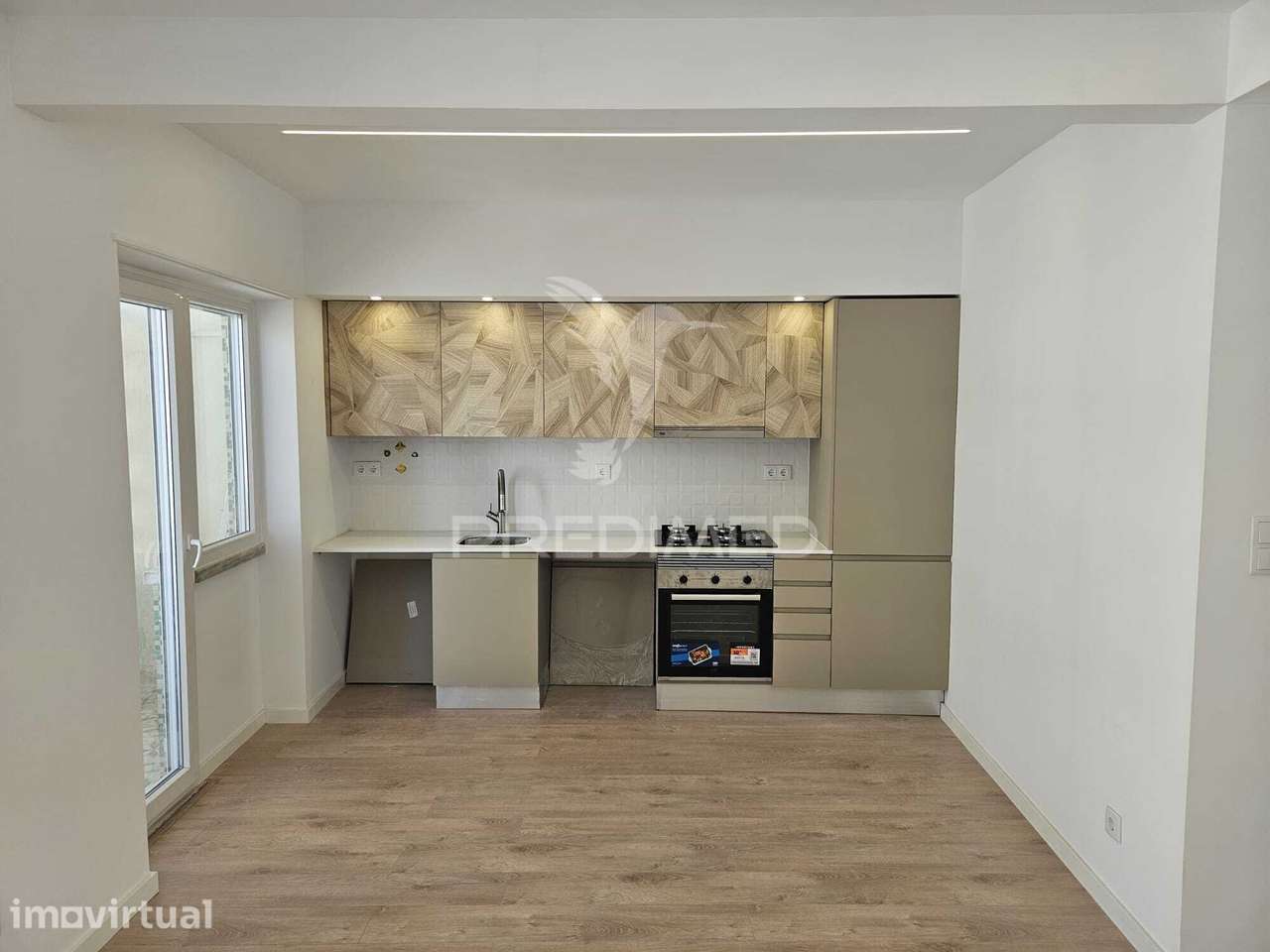 Apartamento Totalmente Remodelado – Venteira, Amadora - Grande imagem: 2/11