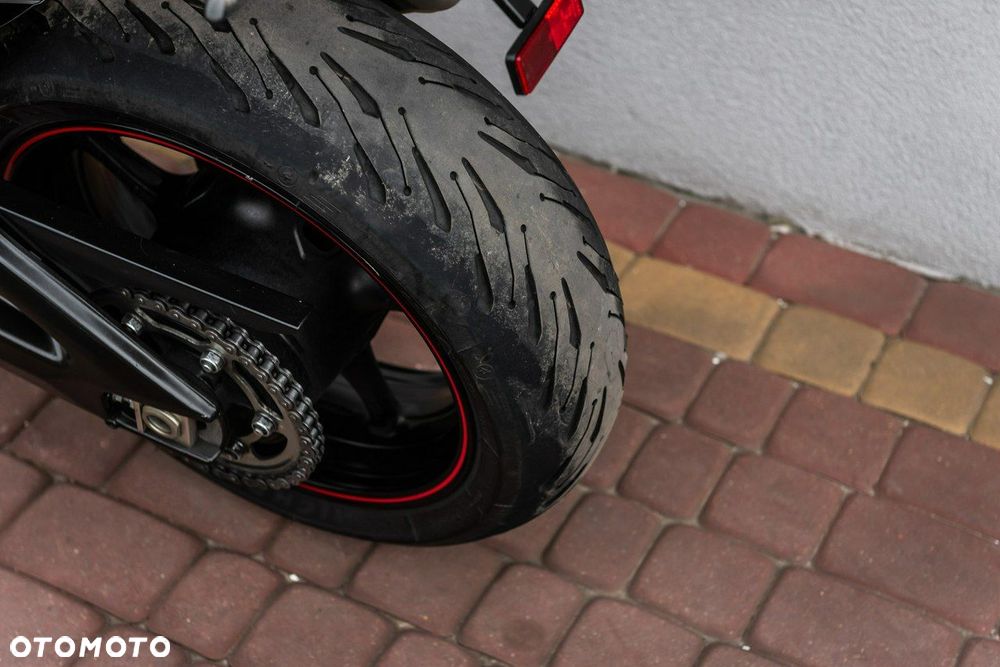 Yamaha FZ - 11