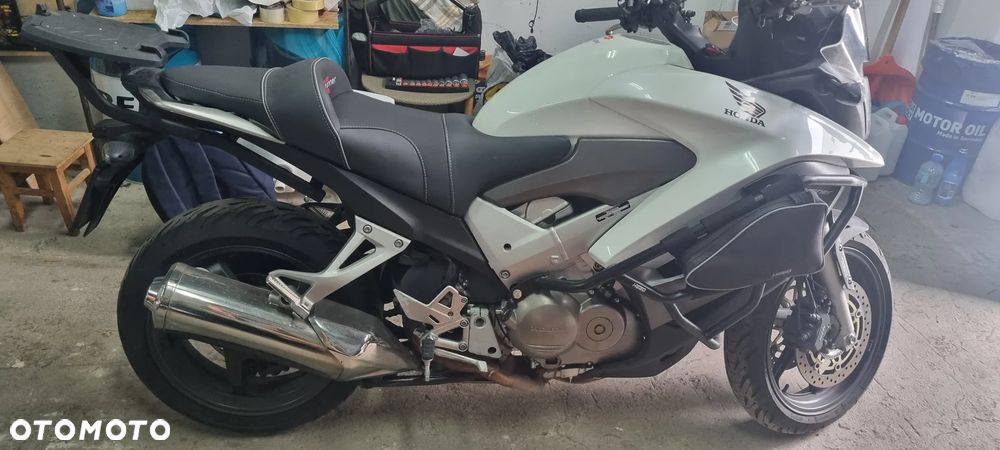Honda VFR - 8