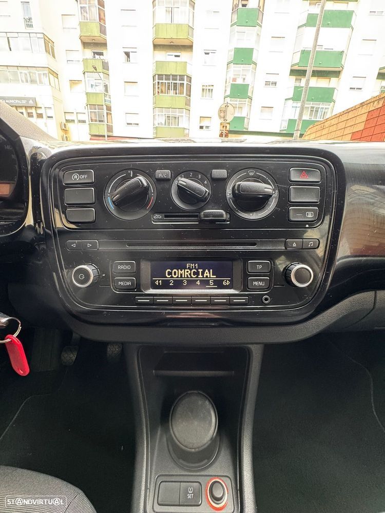 VW Up! 1.0 BMT Move - 12