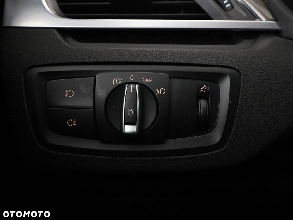 BMW X1 sDrive20i xLine - 33