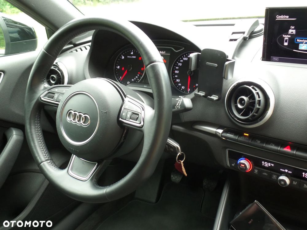 Audi A3 Sportback 2.0 TDI Ambiente - 24
