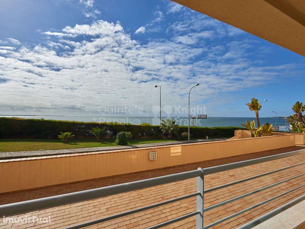 Apartamento T2 para arrendamento com vista de mar em Caxias - Grande imagem: 2/23