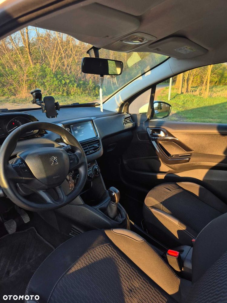 Peugeot 208 - 2