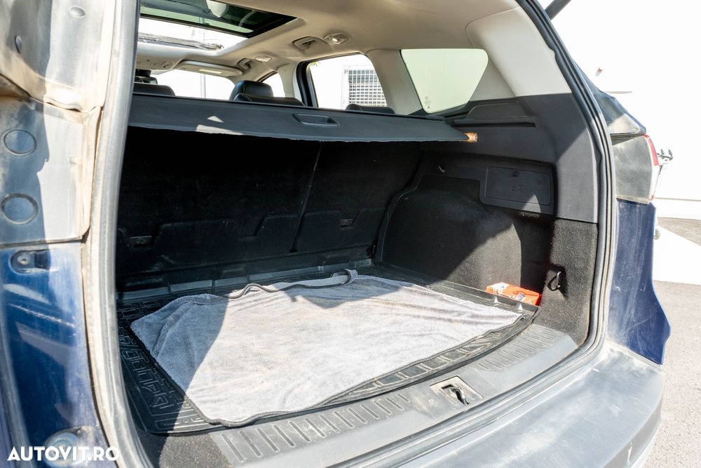 Ford Kuga 2.0 TDCi 4WD Powershift Titanium - 20
